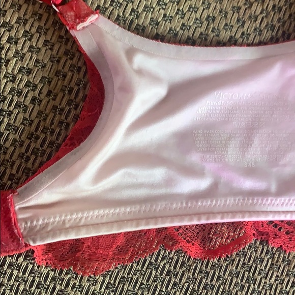 Beautiful red lace VS bra - Picture 6 of 7
